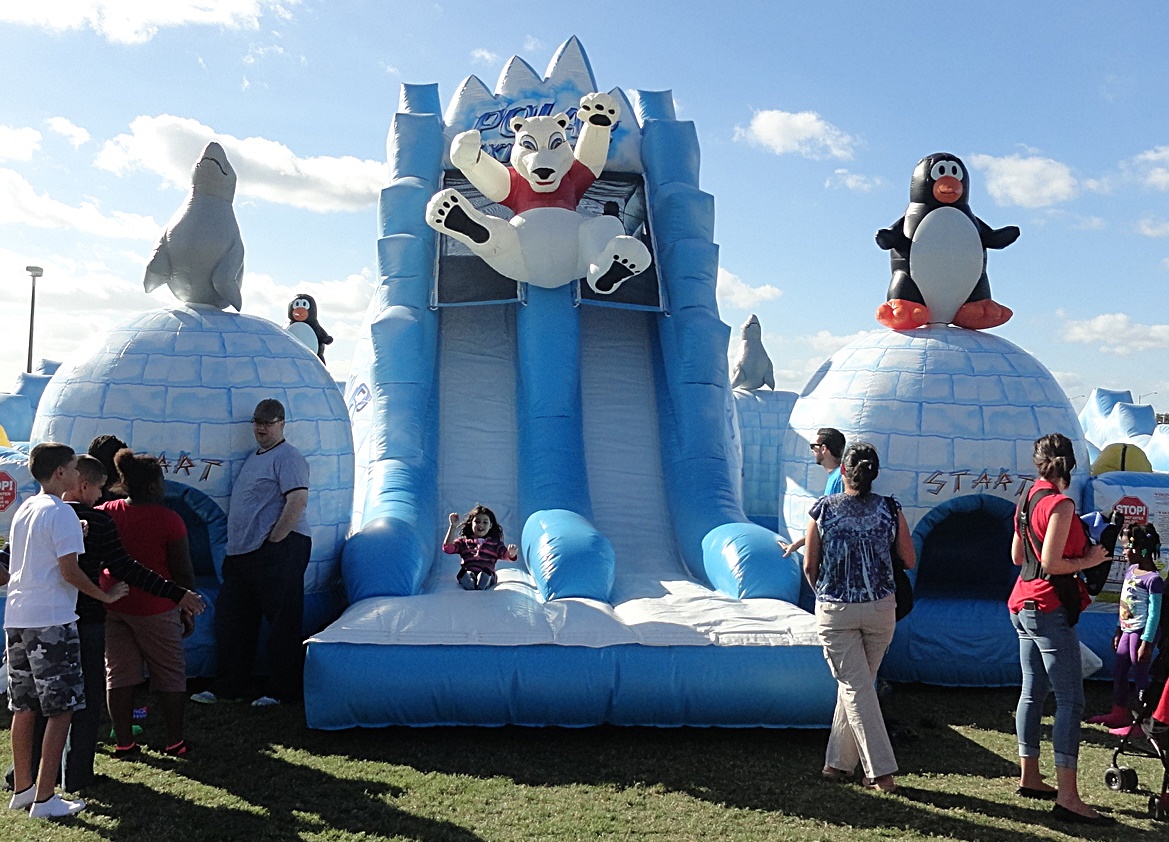 3  Girl sliding down from north pole crop DSC06998